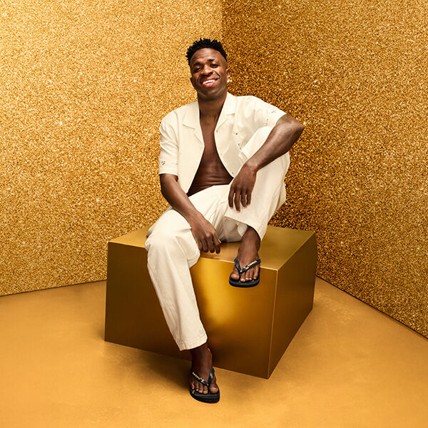 Havaianas Top Vini Jr. Golden Flip Flops Zone - Image 6